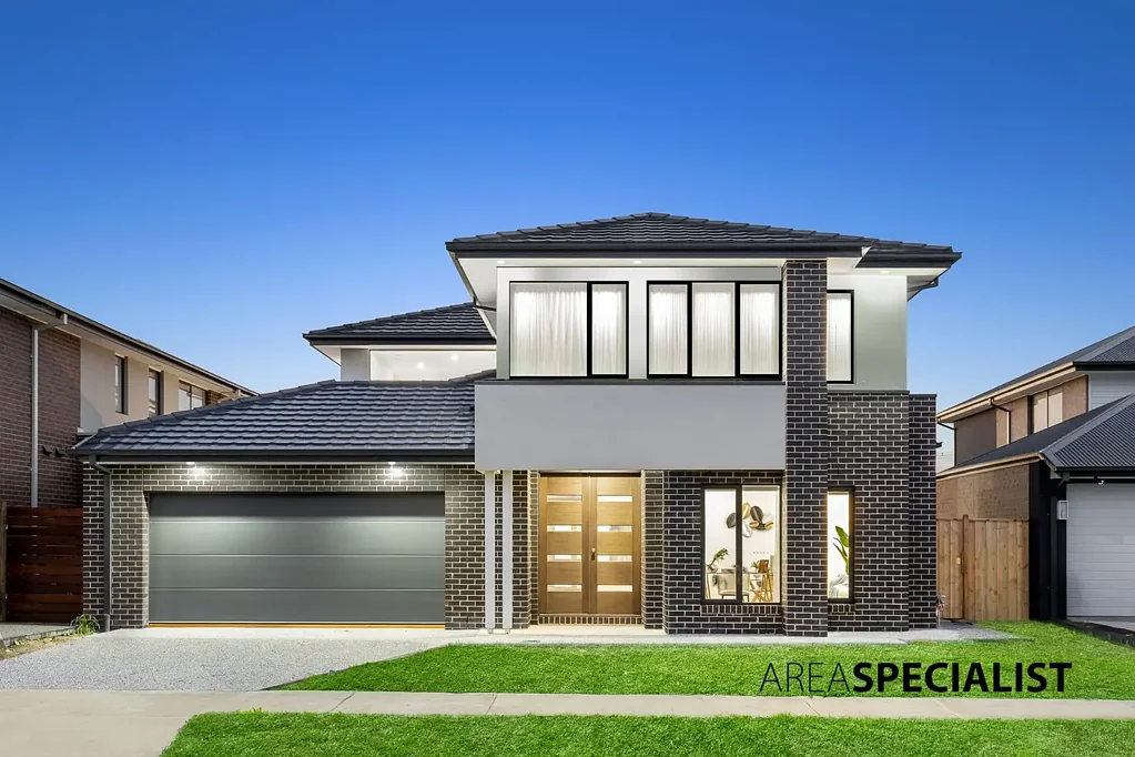 11 Heifer Avenue, Clyde North, VIC 3978