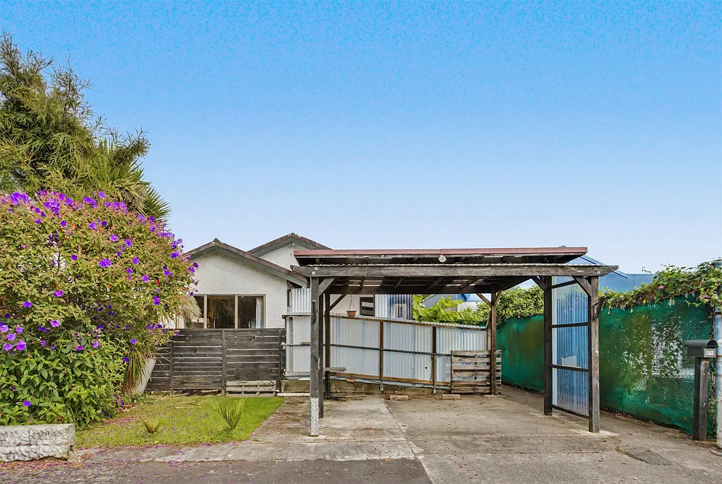 Westport 2房  Character home in a convenient location