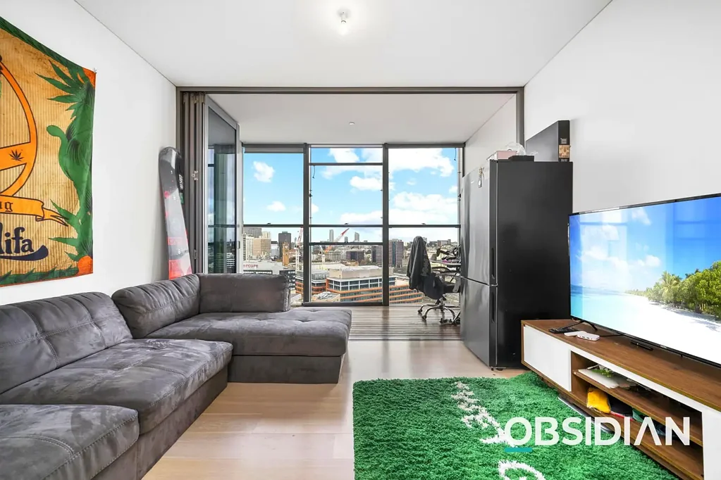 Stunning Views from this Luxurious Executive Apartment