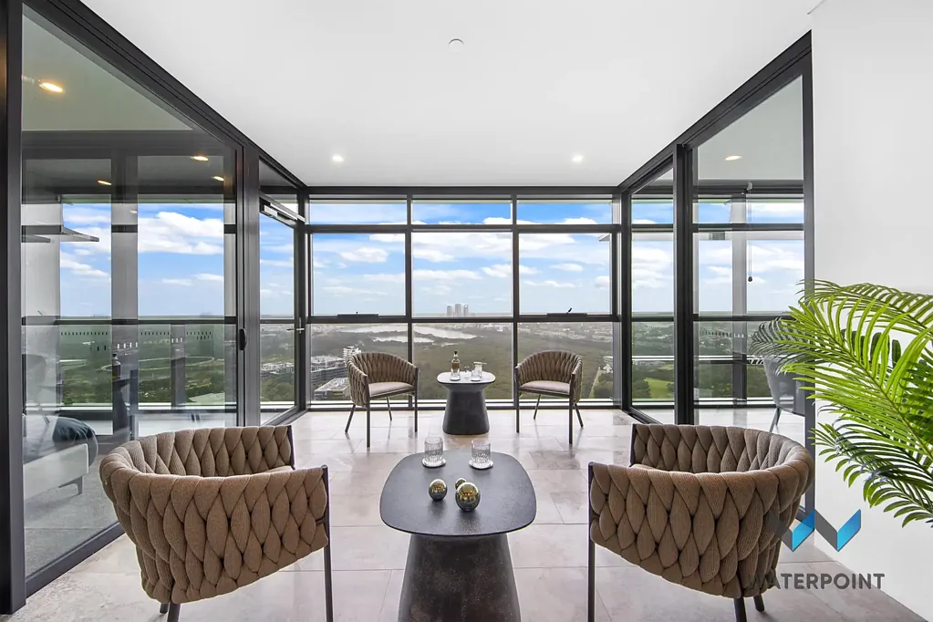 FURNISHED EXECUTIVE RESIDENCE FOR LEASE !