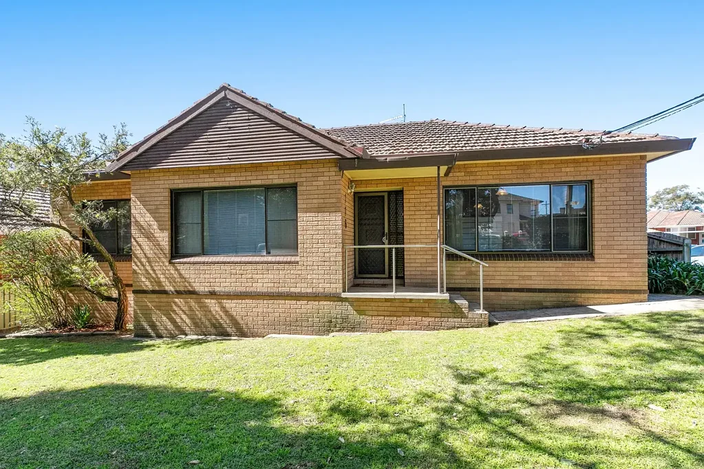 Family Home in Ultra Convenient Location