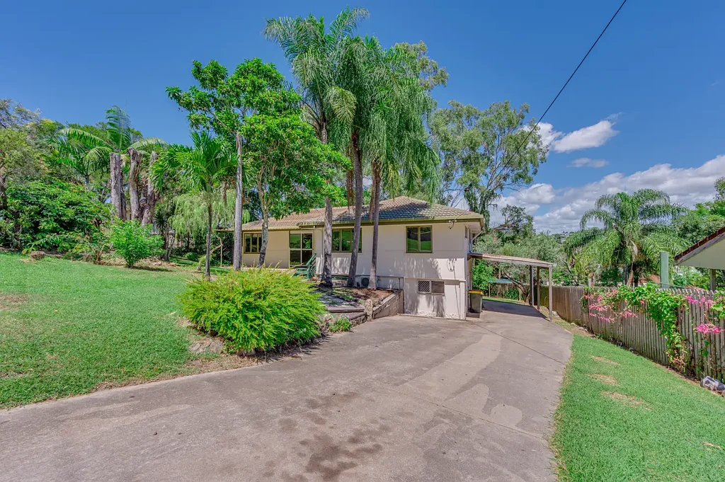 HIGHSET HOME IN GREAT LOCATION WITH A BIG YARD
