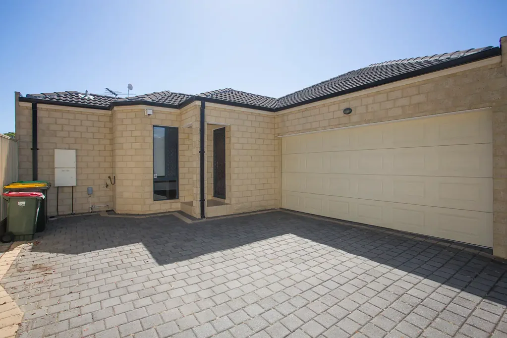 Low Maintenance 3X2 Rear Villa