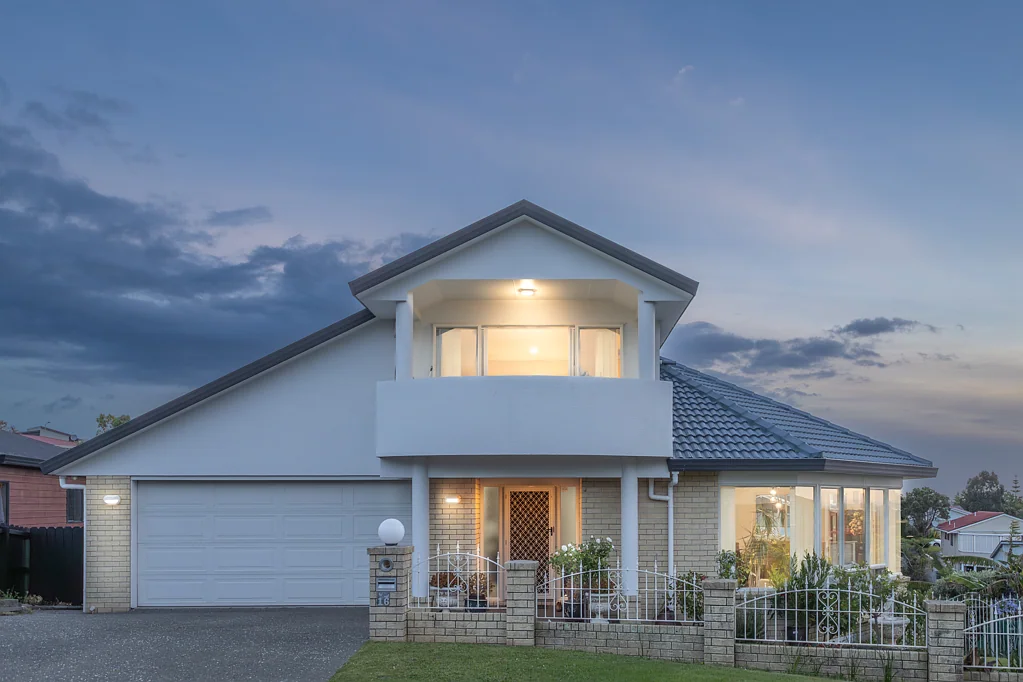 16 McCahill Views, Botany Downs, Manukau City, Auckland