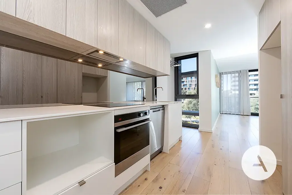 Modern Living in the Heart of Lyneham!