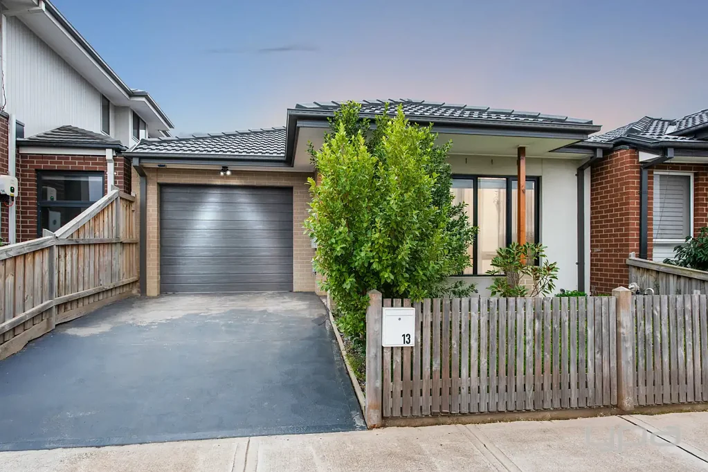 13 Alliance Grove, Rockbank, VIC 3335
