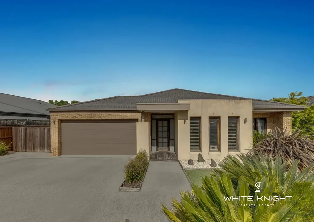 Stylish 4-Bedroom Family Home in Burnside Heights