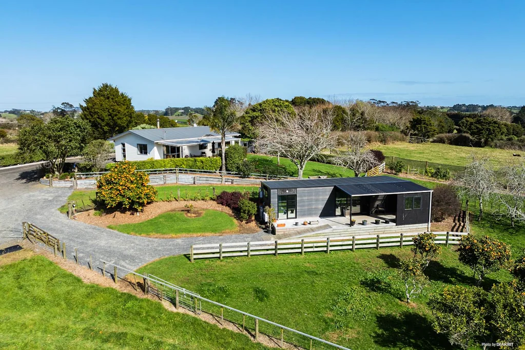Patumahoe 4 Bedroom CENTRALLY LOCATED - 15 ACRES - EQUINE, CATTLE ...