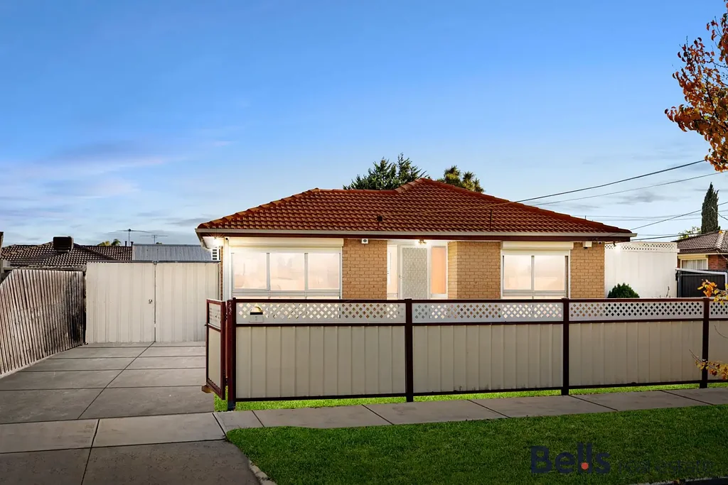 1 Wintersun Drive, Albanvale, VIC 3021