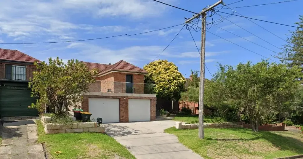 Beautiful Readhead Home Near Beach