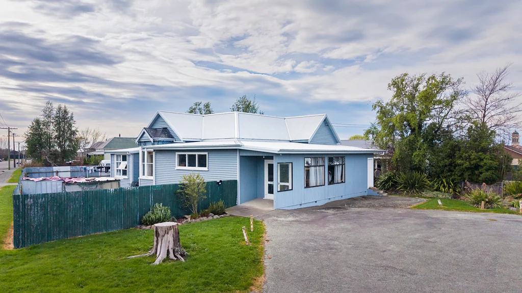 Waimate 4બેડરૂમ Character home with huge potential