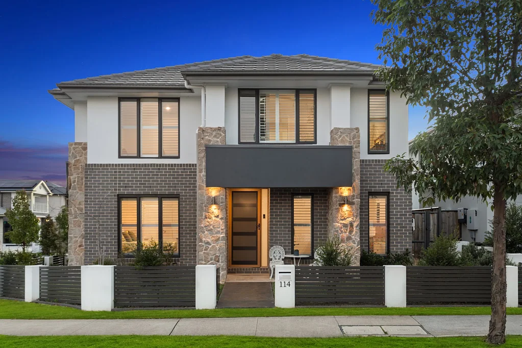 Gables 4 Slaapkamer Showcasing Striking Design and Sophisticated Style