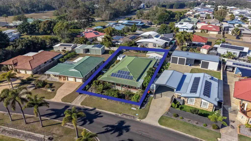Burrum Heads 5બેડરૂમ Five Bedrooms, Big Shed Walk To The Beach & Boat Ramp @ Burrum Heads, Hervey Bay!