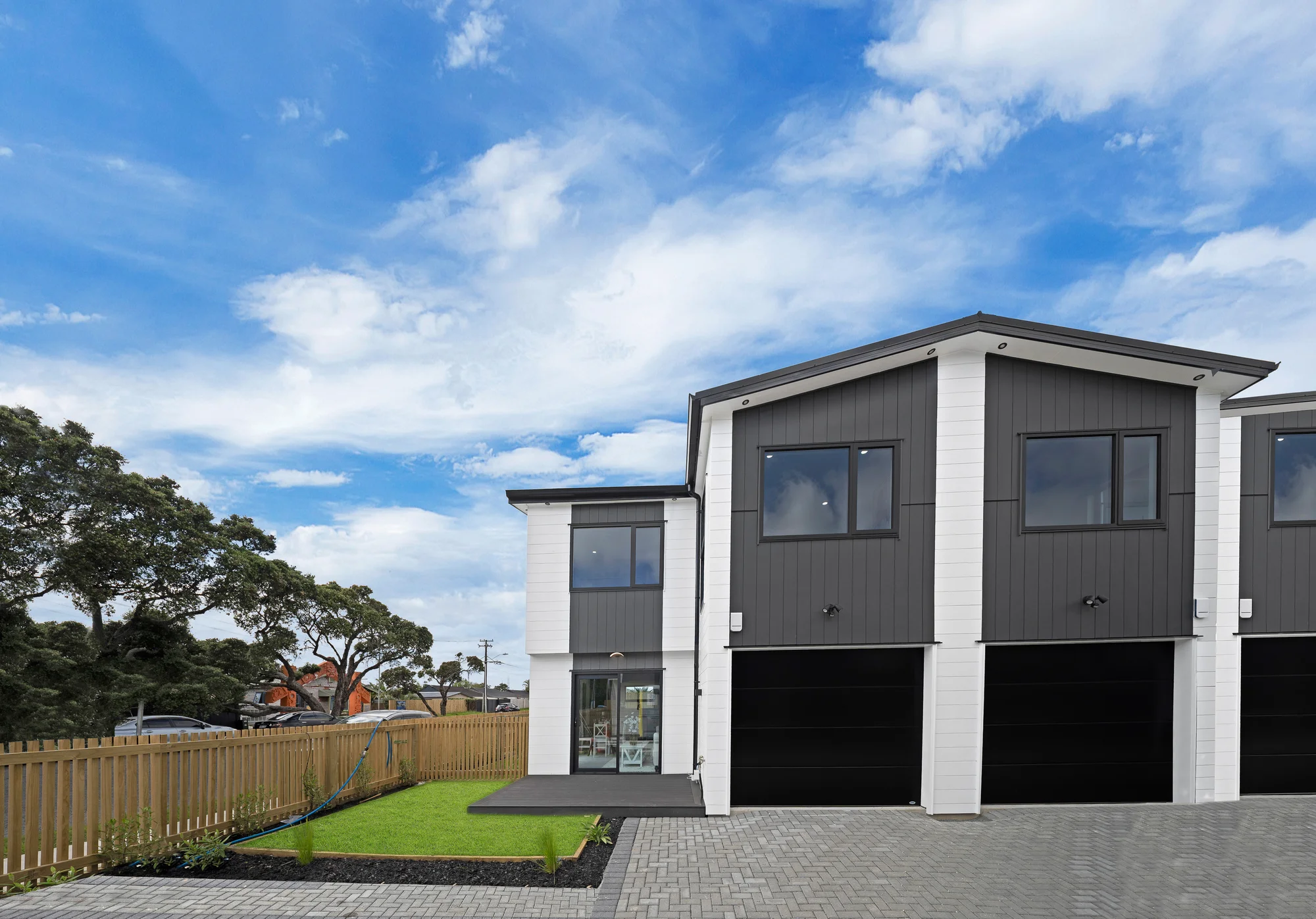 Otahuhu 3ห้องนอน Massive Price Drop - Brand New Home Must Go!