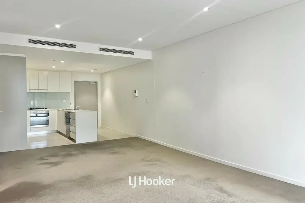 Contemporary 2-Bed Apartment Close to Station, Shops & Cafes