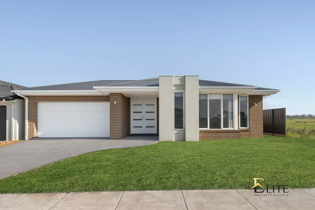 11 Choir Street, Clyde North, VIC 3978