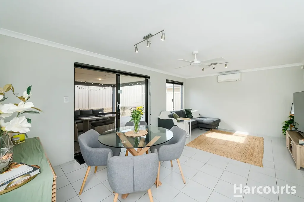 Neat, tidy & stylish home waits for you!
