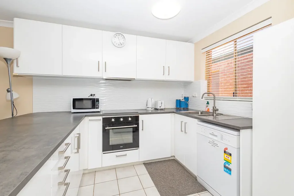 Leeman 2房  UNDER OFFER