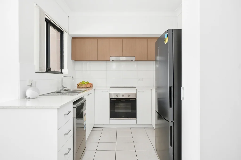 Queens Park 2कमरा Where modern comfort meets convenient living!