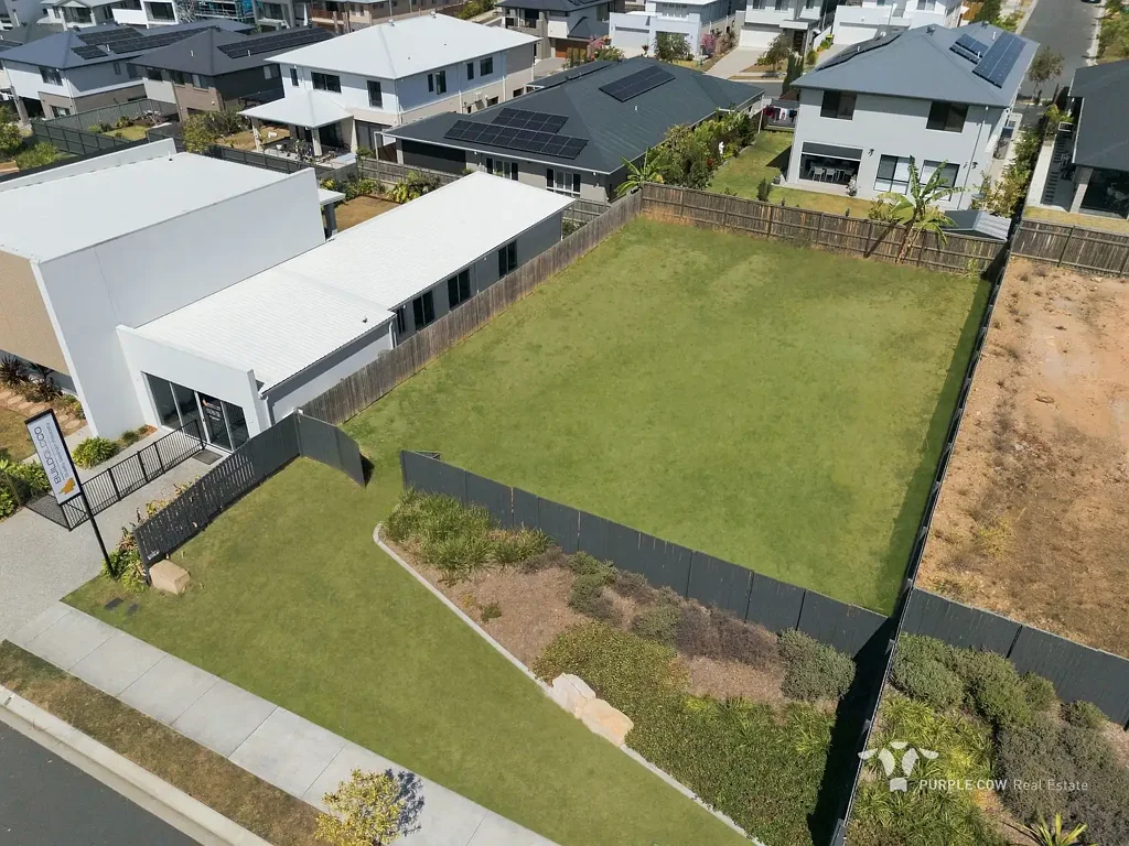 Spring Mountain 576平方米 | 18米临街面 | 朝东北 | 已注册，可立即建造 576sqm | 18m Frontage | North East Facing | Registered and Read to Build