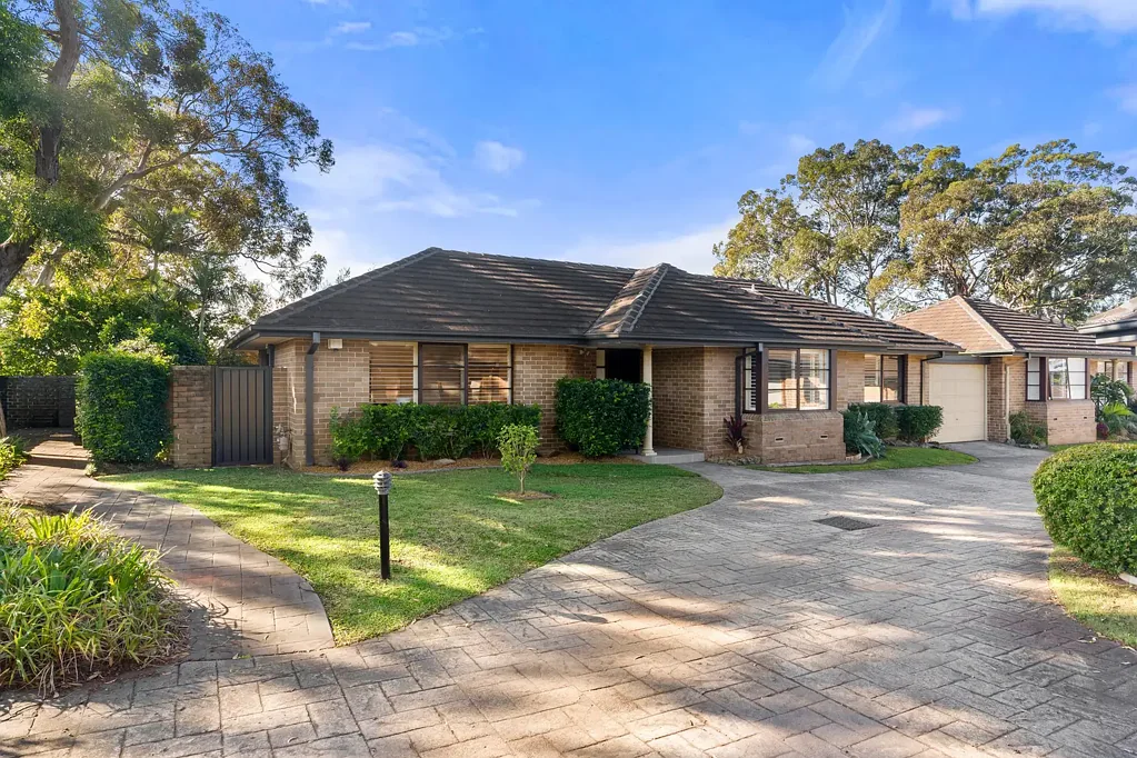 Caringbah South 3房 黄金地段低维护 宽敞空间优质装修 北向单层别墅 主卧套间车库安全通道 Low-Maintenance Villa Living Perfected
