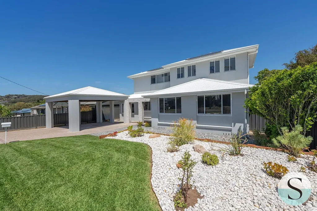 193 Macquarie Grove, Caves Beach, NSW 2281