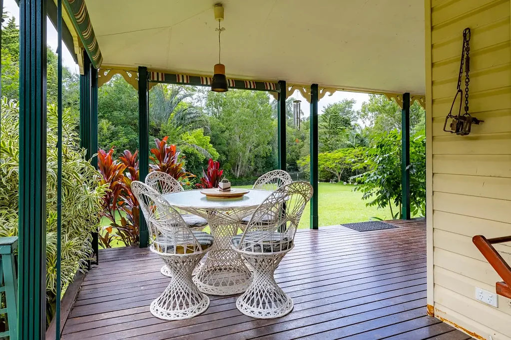 Nambour 3બેડરૂમ Flood free ~ 2.6 Acres of Country Living with City Convenience...