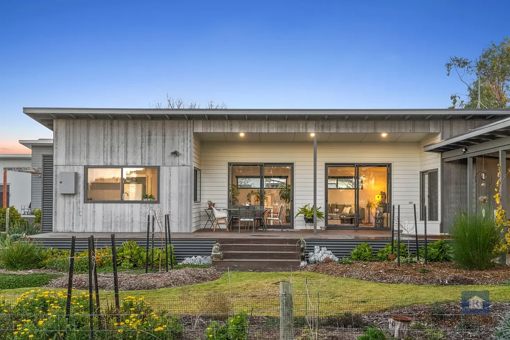 Birregurra 3 Bedroom Eco Charm Meets Country Calm…