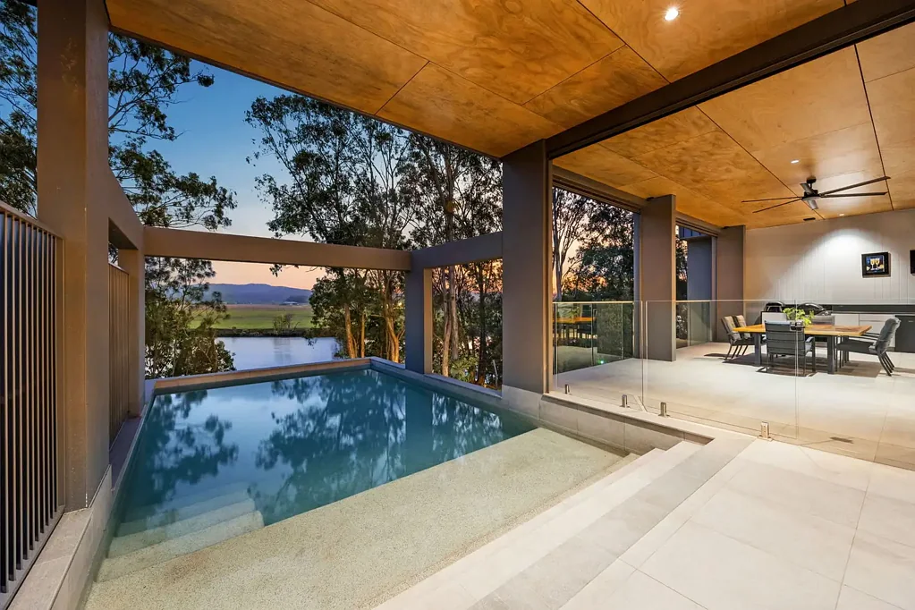 Maroochy River 4Kwarto Exceptional Design with Remarkable Riverfront Living