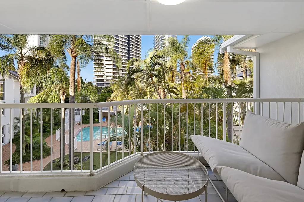 Main Beach 2 Slaapkamer Spacious East Facing Top Floor Apartment