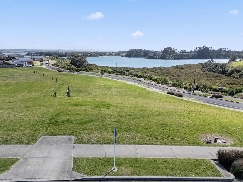 Glenbrook Premium Location, Ocean Views - Clearance Pricing