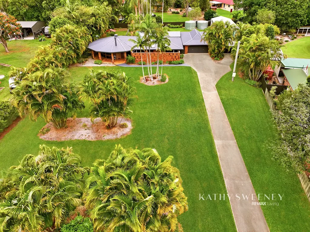 Burpengary East 3침실 Versatile Family Living with Pool & Shed