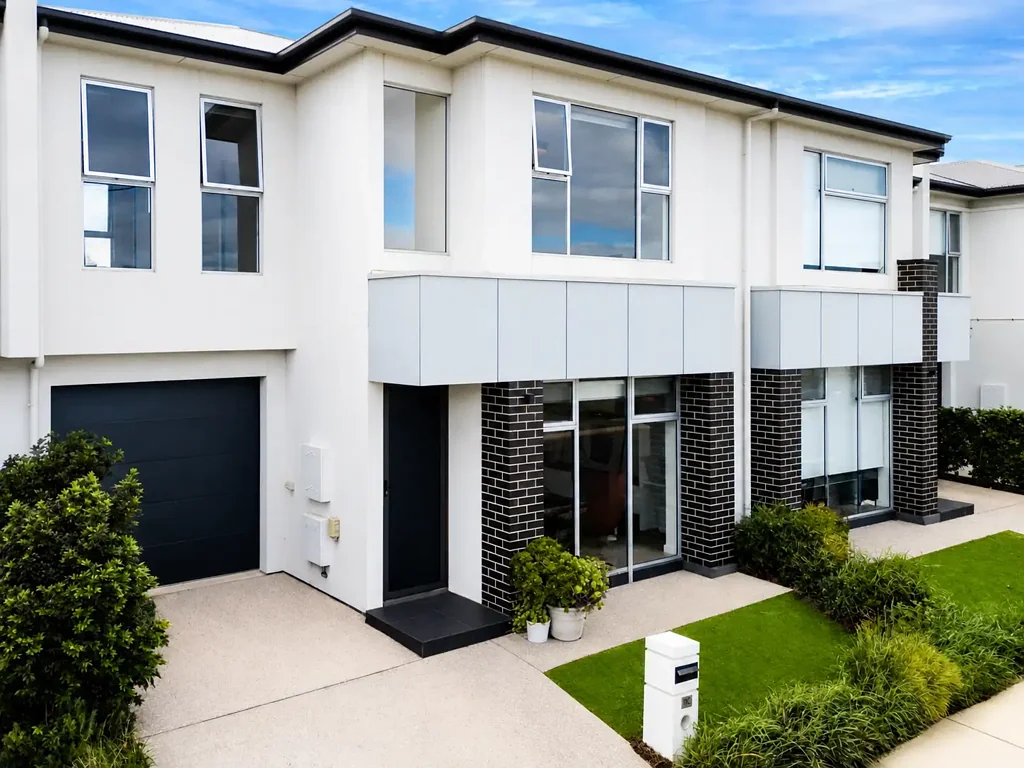 Marleston 3ห้องนอน Stylish, Low-Maintenance Living in Inner West Suburb