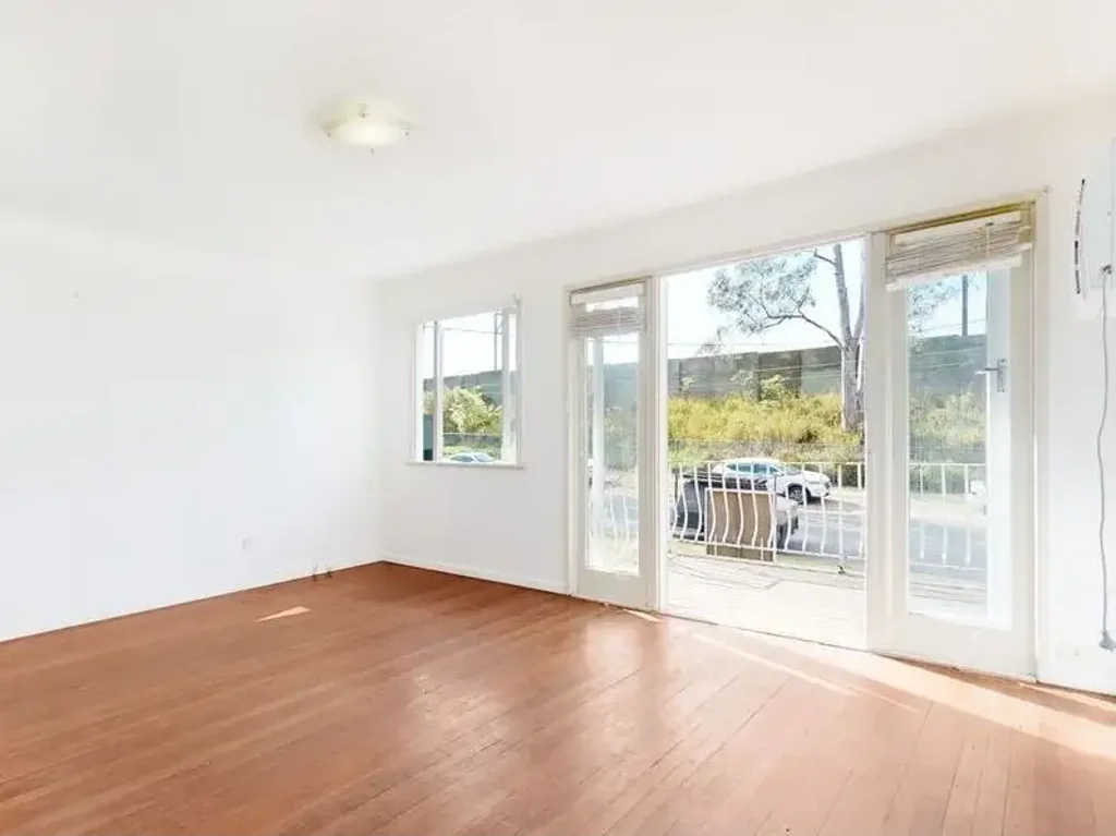 North‑Facing Family Charm in a Prime Location
