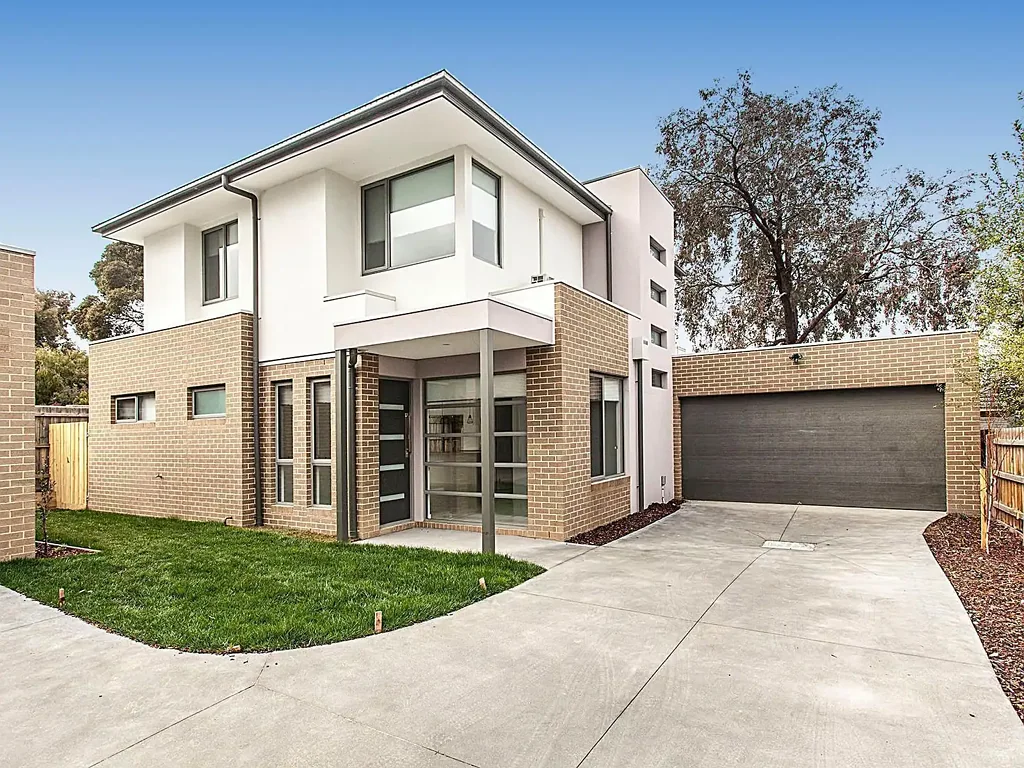 Near new townhouse in the Box Hill School Zone