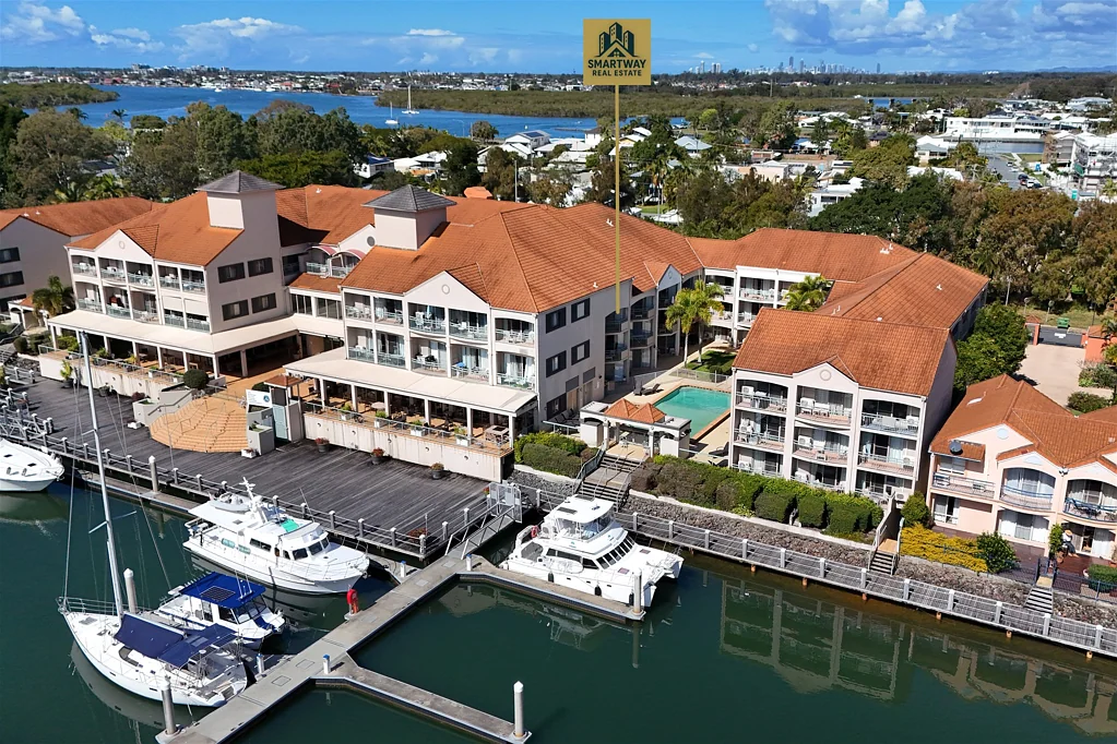 Hope Island 1房  Waterfront Studio Apartment - Prestigious Hope Harbour Marina Location