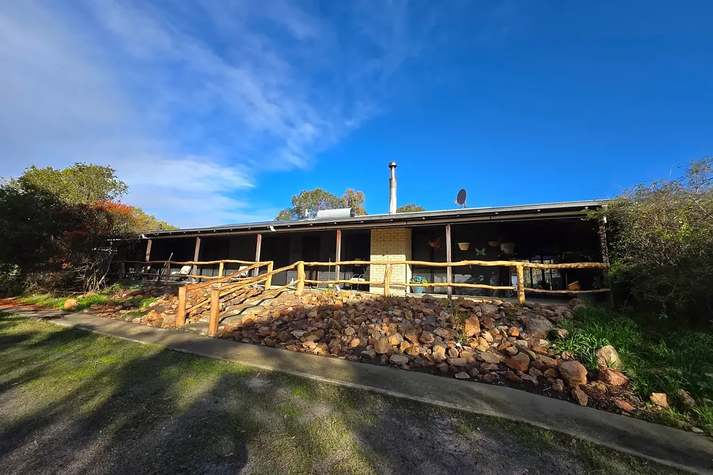 20 Broomehill-Kojonup Road, Broomehill Village, WA 6318