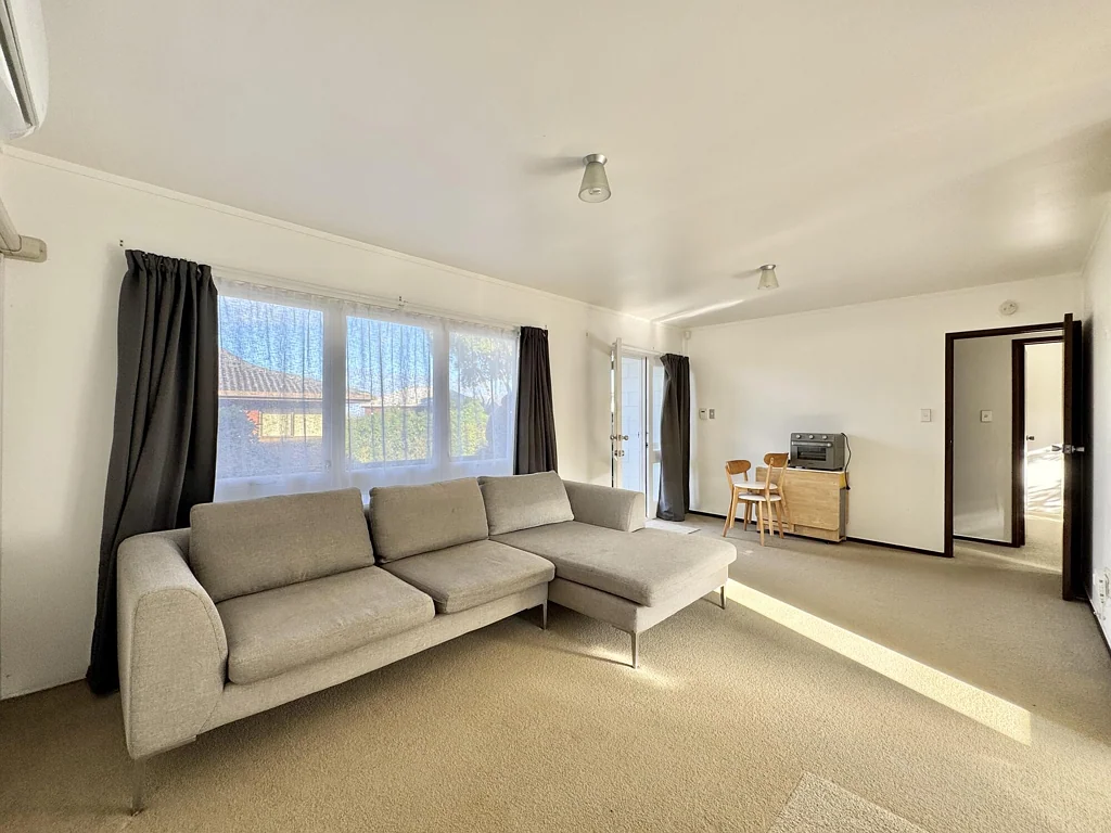 Tidy 2 Bedroom Unit - Border of Onehunga & One Tree Hill