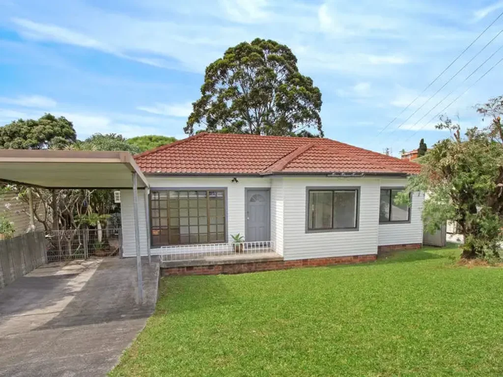 Comfortable Family Living in Lake Heights