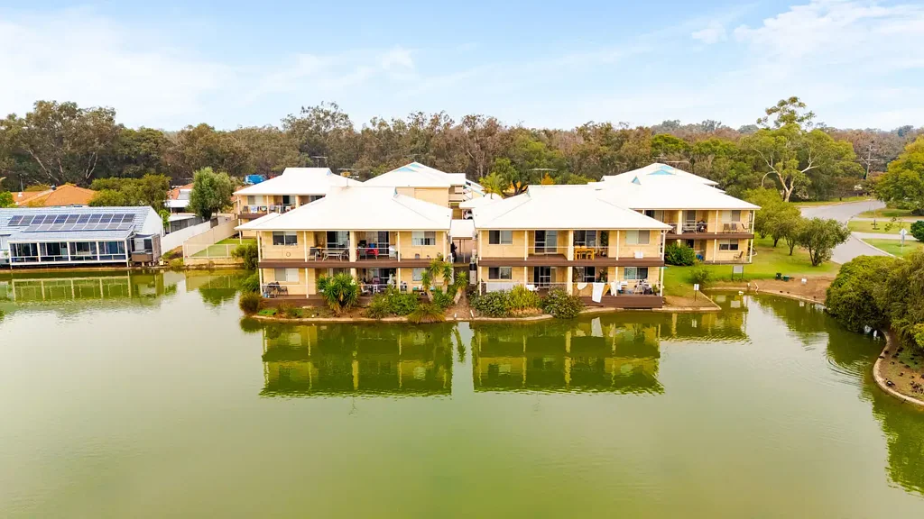 1 Lakes Crescent, South Yunderup, WA 6208
