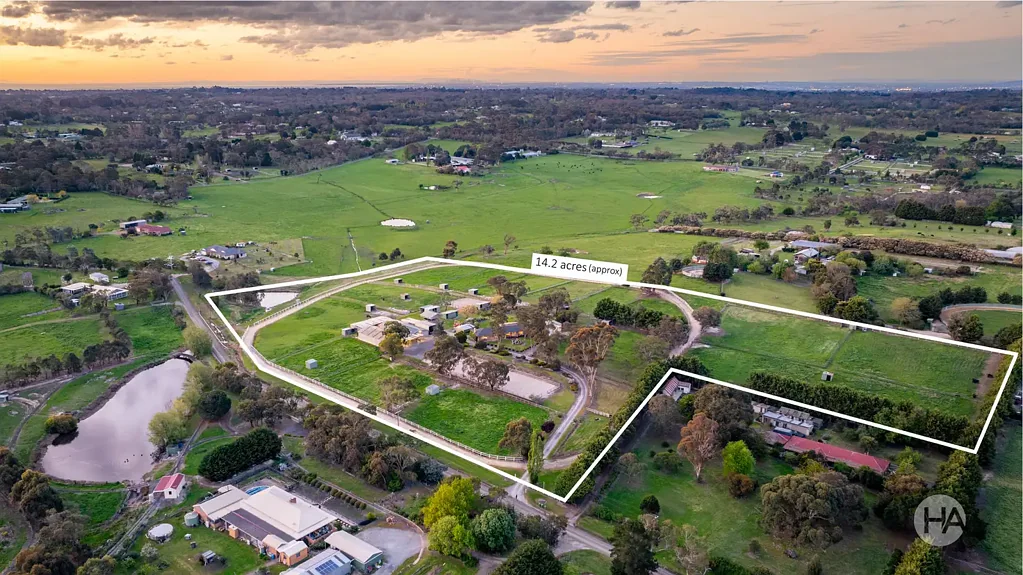 Pearcedale 3房 马术爱好者圣地 16牧区 29马厩 双马场 便利交通 静谧乡村生活 Equestrian Estate in Pearcedale