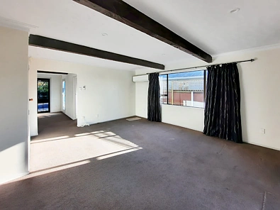 Three bedroom Home With Park Views
