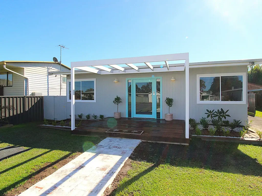 Fully Renovated and Furnished Coastal Retreat in Greenwell P
