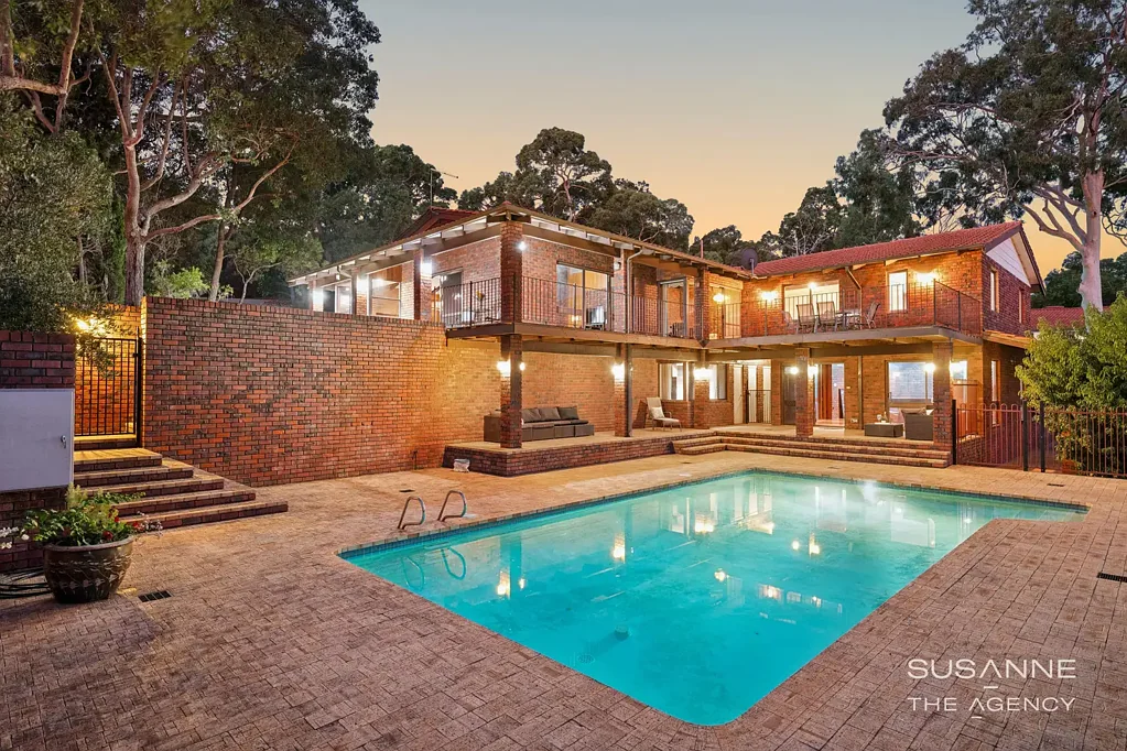 16 Graelou Road, Lesmurdie, WA 6076