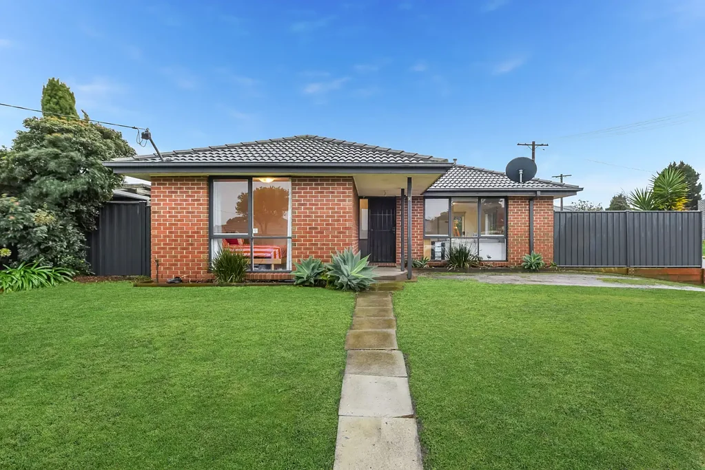 16 Plateau Crescent, Hampton Park, VIC 3976