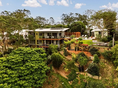 Little Mountain 4 Bedroom DUAL LIVING OPPORTUNITY WITH ELEVATED LIVING & ENDLESS VIEWS