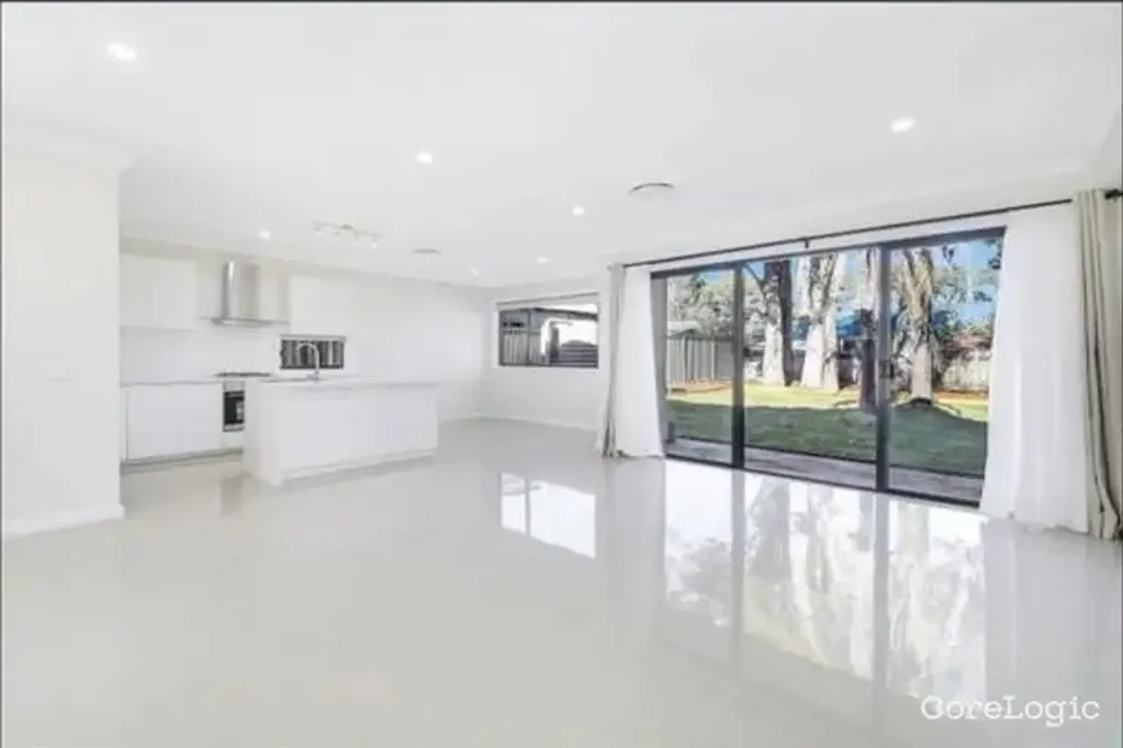 1 Room Available In A Shared House