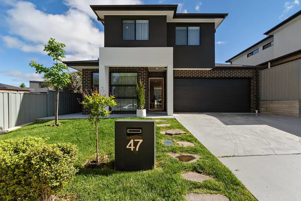 Watson 4 Slaapkamer Perfect for Downsizers. Main bedroom on ground floor!