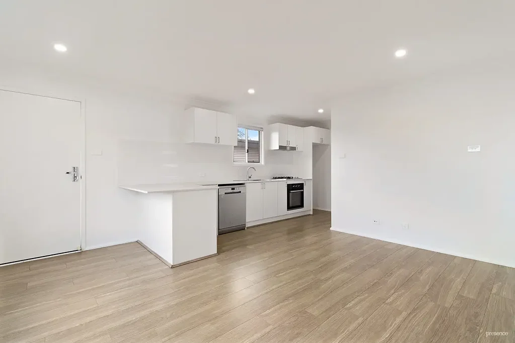 MODERN TWO-BEDROOM GRANNY FLAT IN POPULAR COASTAL SWANSEA