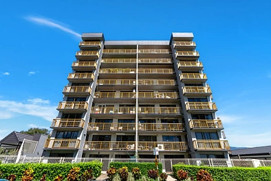 Cairns North 2Habitaciones Waterfront Views, Beautiful Renovation and Generous Courtyard!